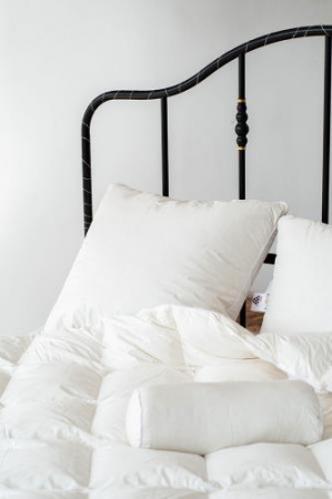 Подушка пуховая Виктория, средняя, 68х68 см