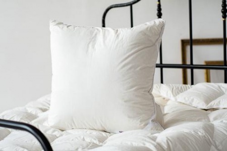 Подушка пуховая, упругая «Виктория», 68х68 см